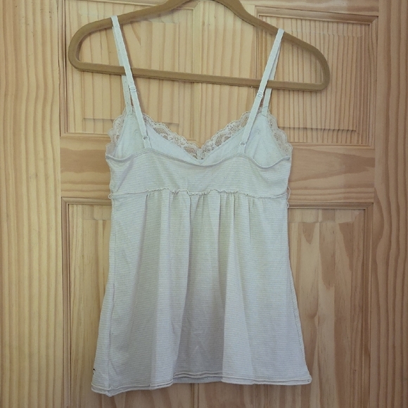 Hollister Cream Lace Detail Top - Picture 2 of 5